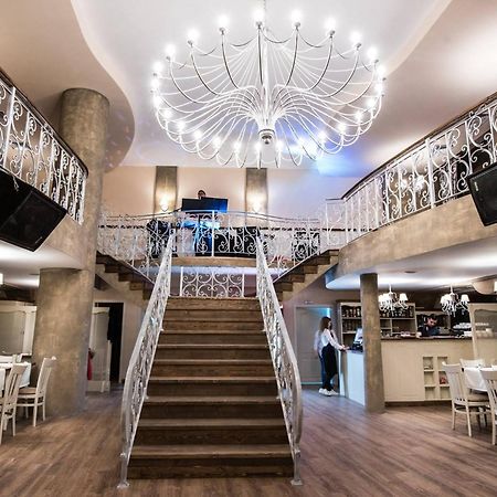 Hotel Victoria Panagjuriste Kültér fotó