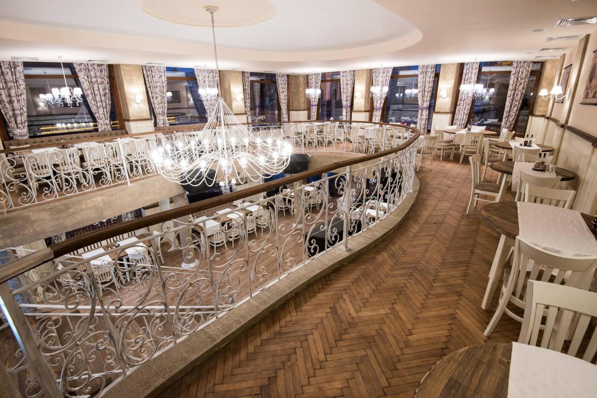 Hotel Victoria Panagjuriste Kültér fotó