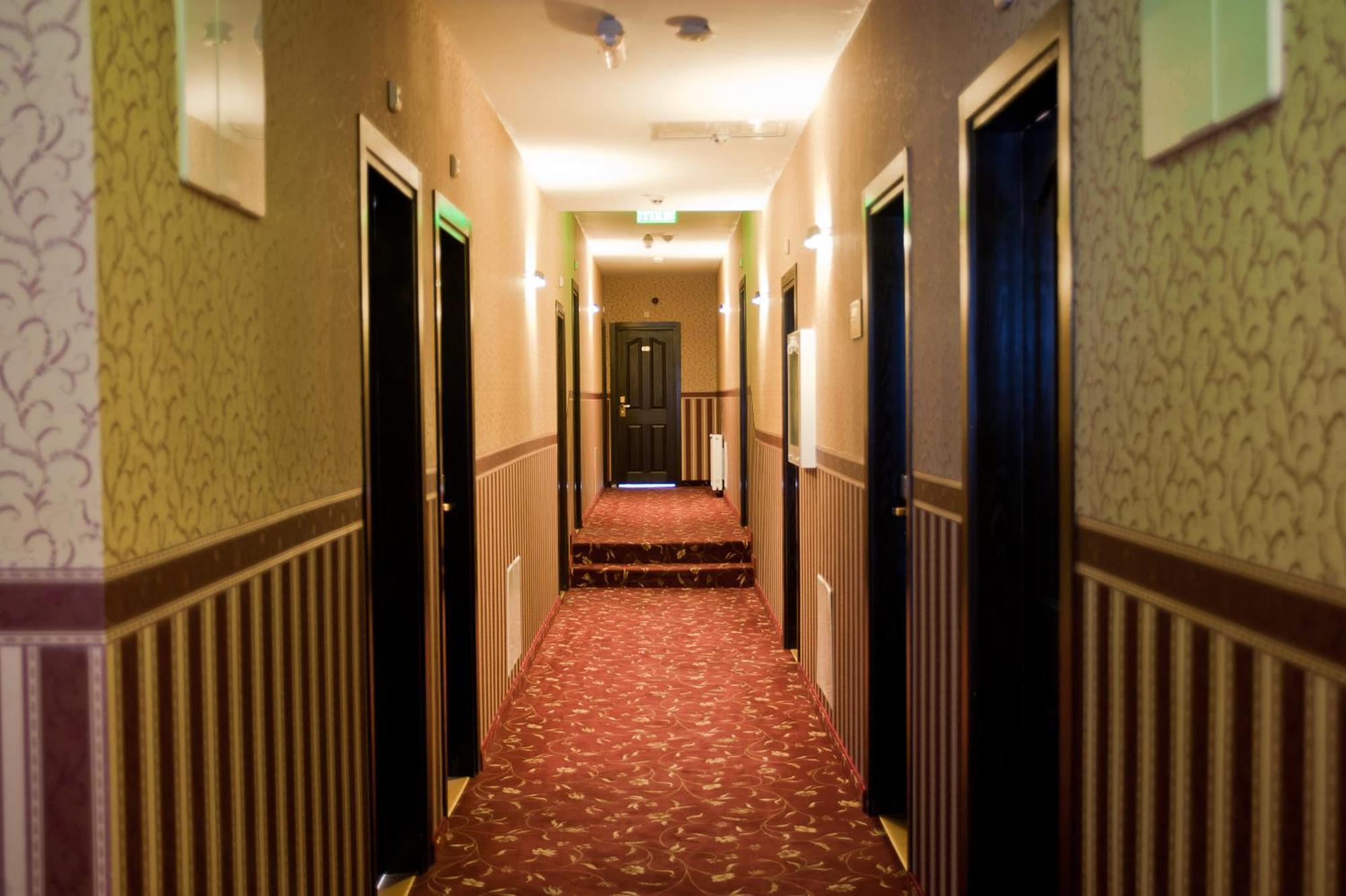 Hotel Victoria Panagjuriste Kültér fotó